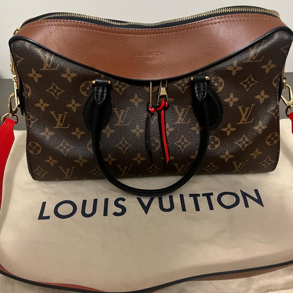 Louis Vuitton Brown Shoulder Bag with Monogram Canvas
